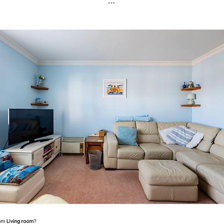 2 Bedrooms Apartment With Free Parking 랜싱 외부 사진